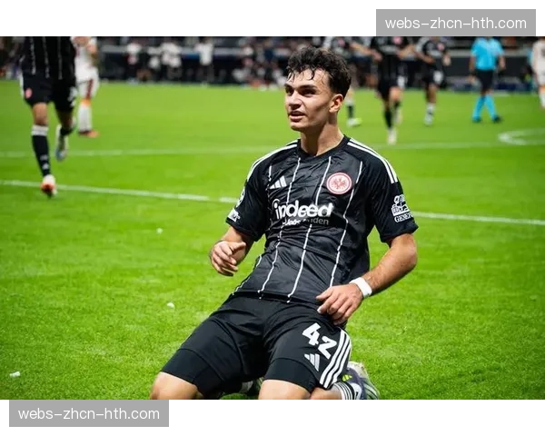 法兰克福中场新星詹·乌尊或今夏转会，英德西多支球队争抢